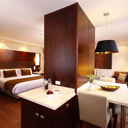 Hotel Reina Isabel Quito Dış mekan fotoğraf