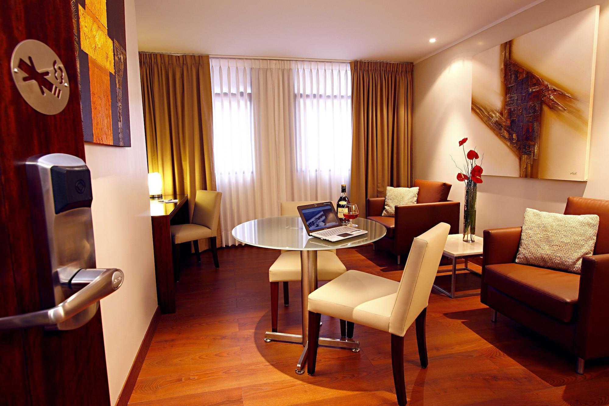 Hotel Reina Isabel Quito Dış mekan fotoğraf