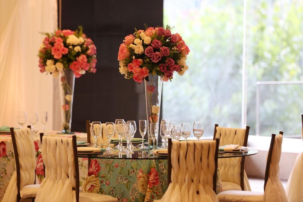 Hotel Reina Isabel Quito Dış mekan fotoğraf