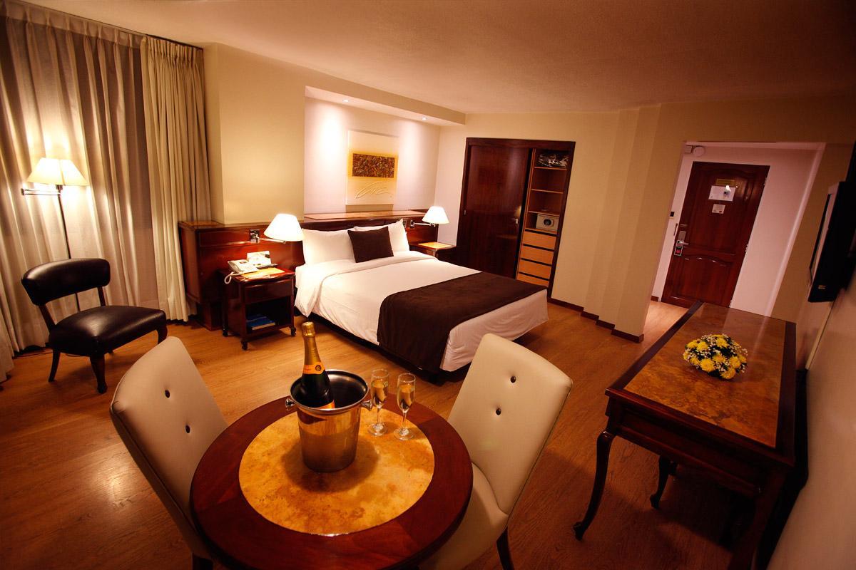Hotel Reina Isabel Quito Dış mekan fotoğraf
