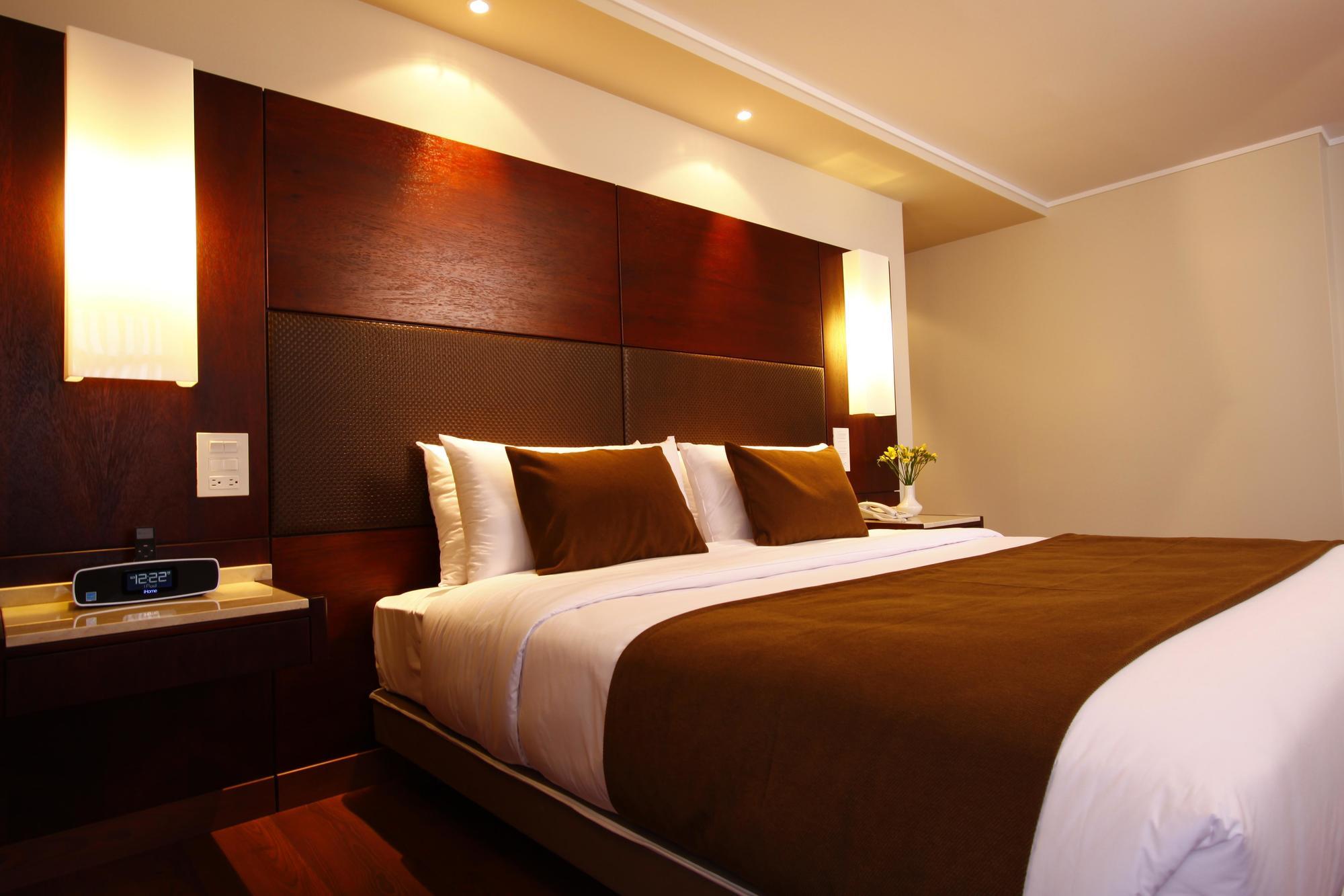 Hotel Reina Isabel Quito Dış mekan fotoğraf