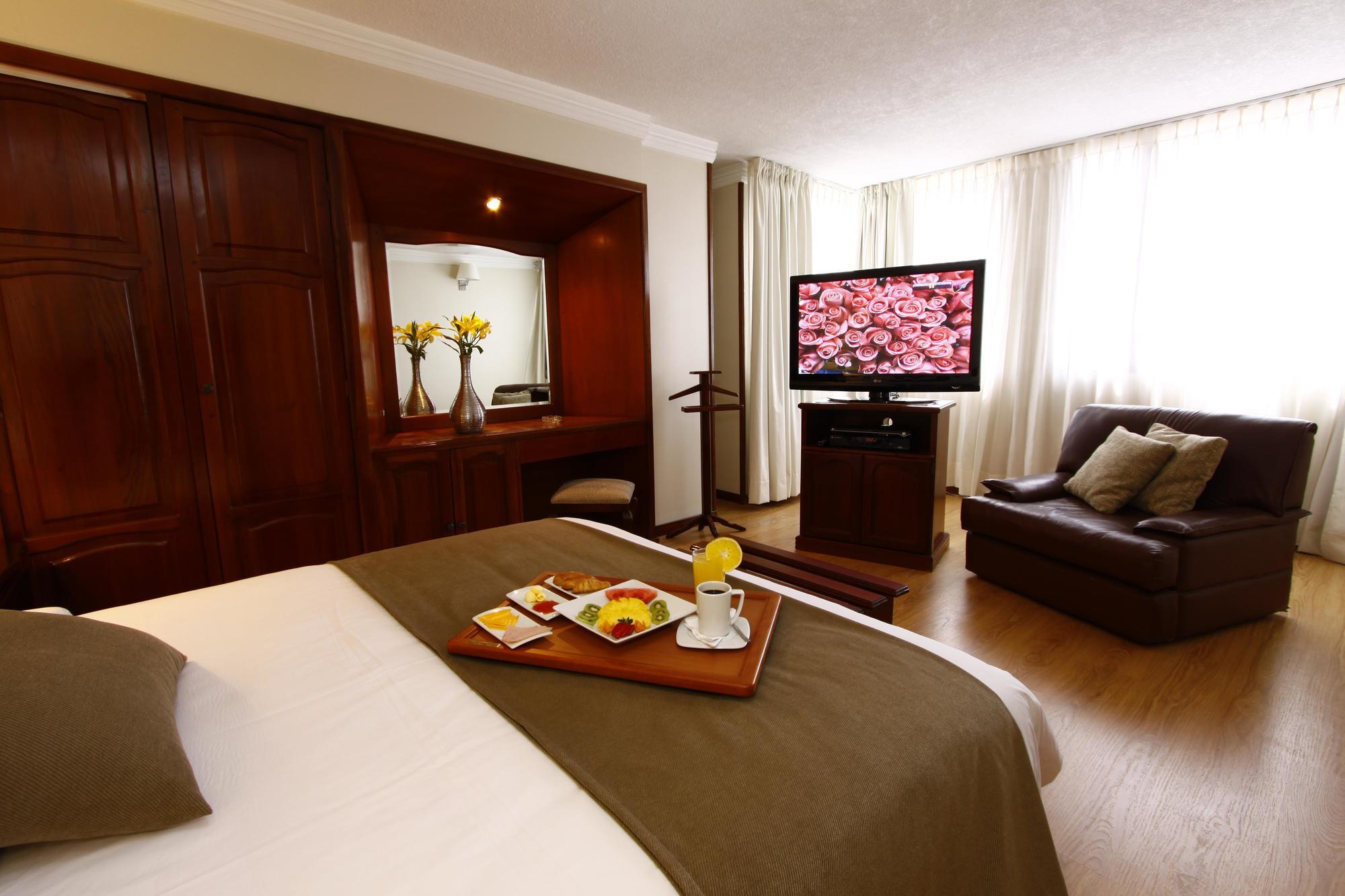 Hotel Reina Isabel Quito Dış mekan fotoğraf