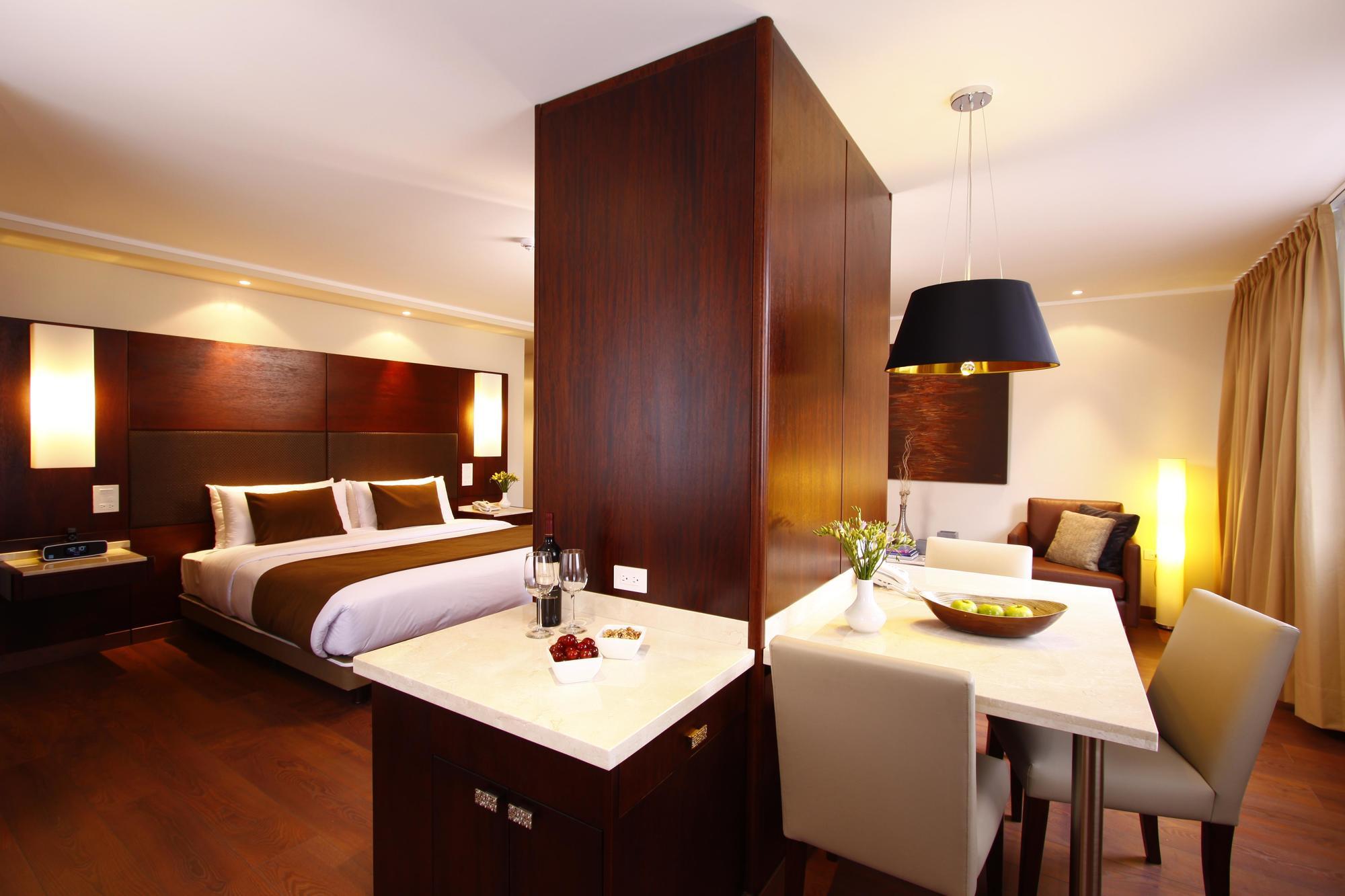 Hotel Reina Isabel Quito Dış mekan fotoğraf